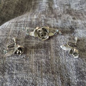 Pretty Silver Tone Flower Pin Earrings Set EXQUISITE